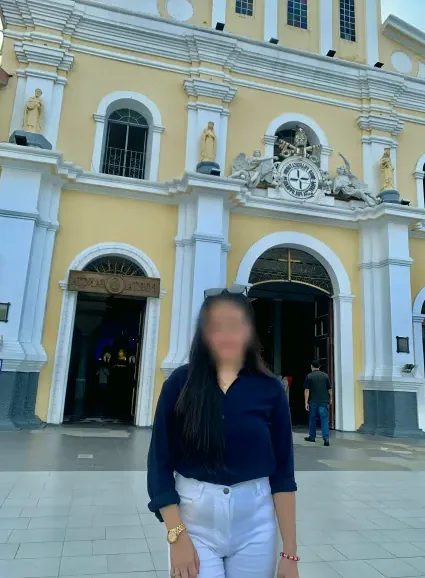 Julia, 24 años
